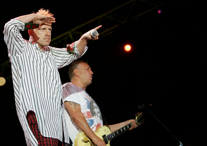 Johnny Rotten (links) en Steve Jones van de Britse punkband Sex Pistols.