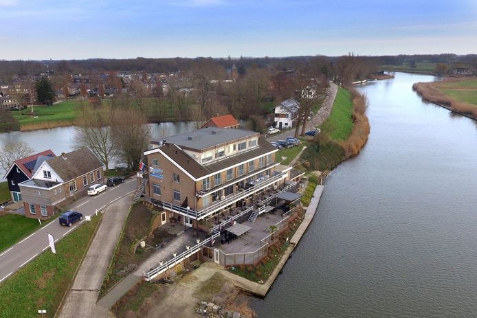 Hotel aan de Linge, waar menigeen graag een vorkje prikt.