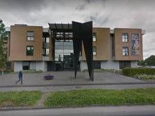Waadhoeke doet aangifte van het beschadigen van plaatsnaamborden