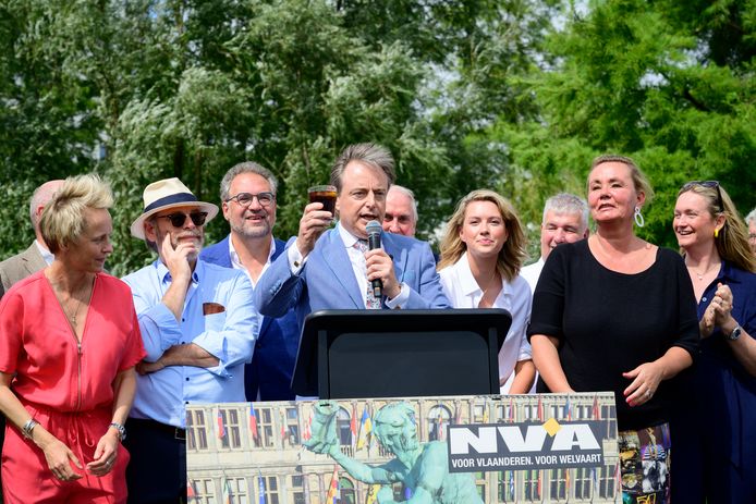 Nieuwe Antwerpse burgemeester in de maak als De Wever het tóch nog tot ...