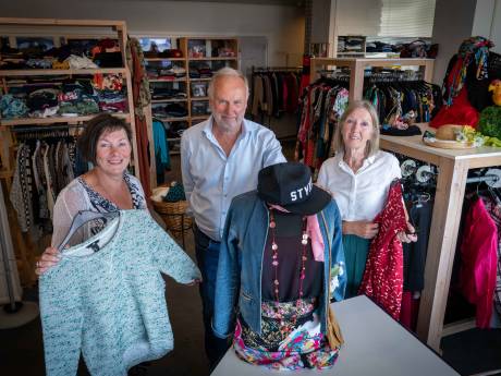 Kledingbanken Arnhem verliezen huisvesting en staan straks op straat:  ‘Als we langer blijven, krijgen we een boete’
