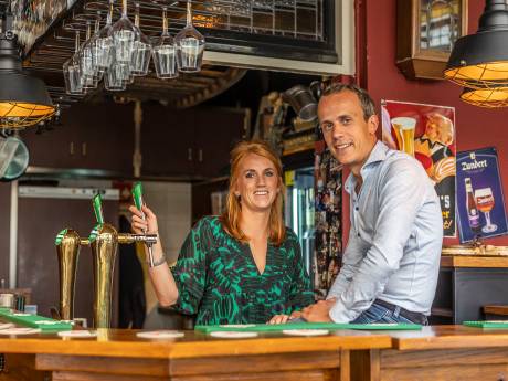 De Elluf Kroegetocht, op de fiets van café naar café: ‘Stempelkaart is héél belangrijk’