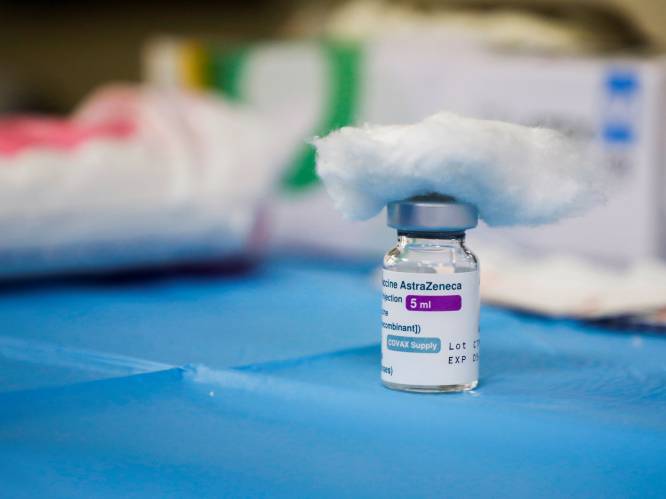 Europees Geneesmiddelenagentschap blijft achter AstraZeneca-vaccin staan: “Geen enkele indicatie dat vaccins bloedklonters hebben veroorzaakt”