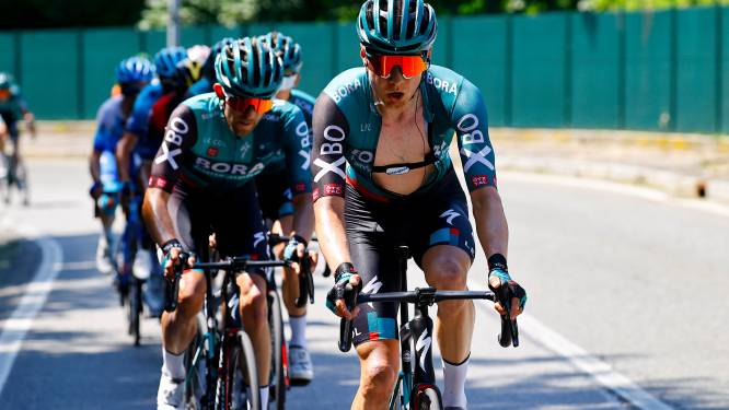 Giro-klassement op z'n kop na spektakelstuk: Carapaz verovert roze trui, dagzege Yates