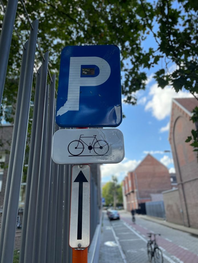 Gents Schepen Filip Watteeuw Vindt Nieuw Verkeersbord Uit Dit Is De