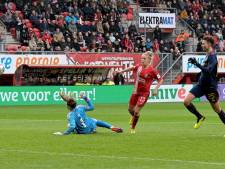 FC Twente wint topper van Ajax en neemt koppositie over in Eredivisie Vrouwen 