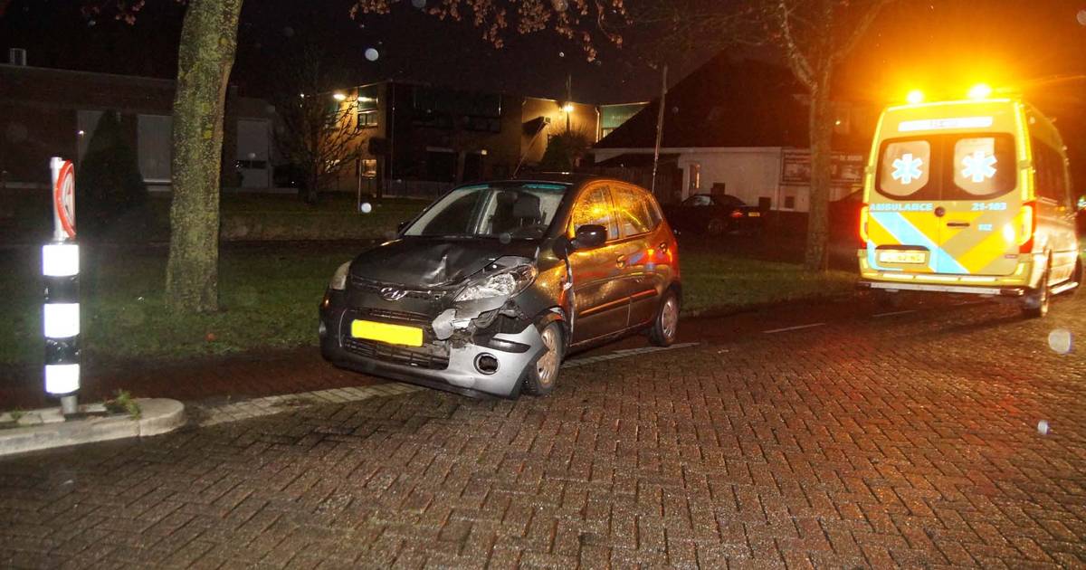 Gewonde bij botsing bij wegversmalling in Vlijmen.