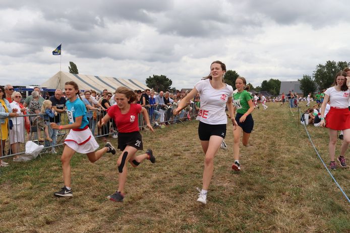 De jongeren bekampten elkaar in zes verschillende disciplines