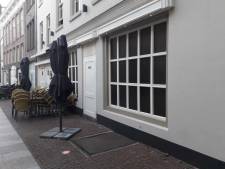 Exploitant verliest vergunning voor twee nachtzaken na striptease zonder juiste papieren in kroeg in Den Bosch