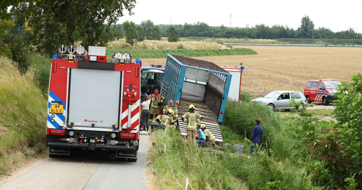 Ongeval met veewagen bij Rilland.