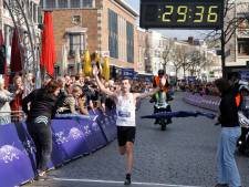 Met deze tijd loopt Brabantse Luuk het voormalig parcoursrecord van de Stevensloop (10 kilometer) uit de boeken 