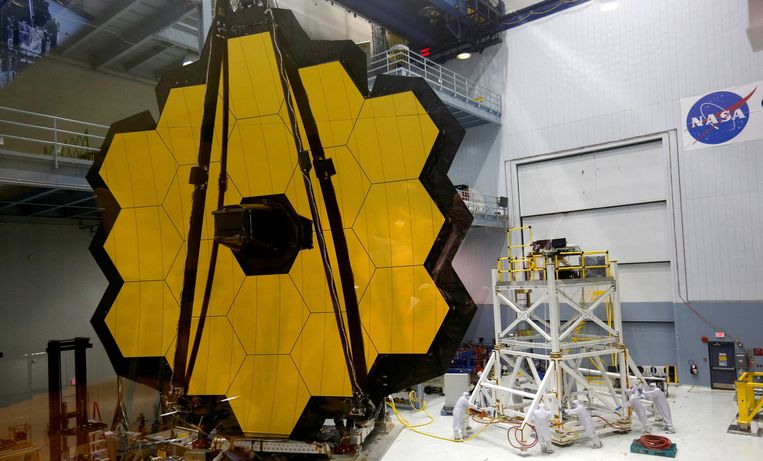 De grootste spiegel van de James Webb-telescoop in december 2016. Beeld REUTERS