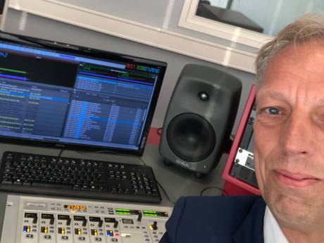 Burgemeester Sjors Fröhlich terug bij ‘oude liefde’: hij reikt de lintjes vandaag uit op de radio