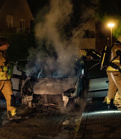 Eigenaar afgebrande auto in Deventer overtuigd: ‘Dit was een gerichte actie’