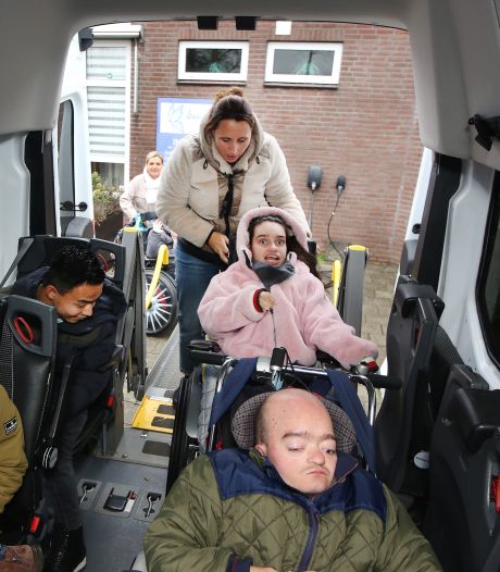Busvervoer voor gehandicapte kinderen in gevaar: ‘Hoe kan je dit nou doen, dan heb je toch geen hart?’ 