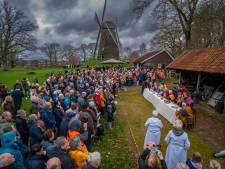 Indrukwekkende Lonneker Passie met honderden deelnemers 