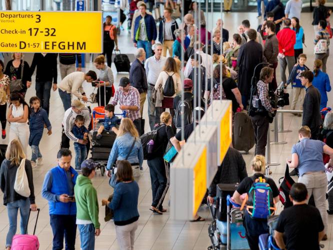Pensioenstaking Nederland: “Kom alleen naar Schiphol en Amsterdam indien nodig”