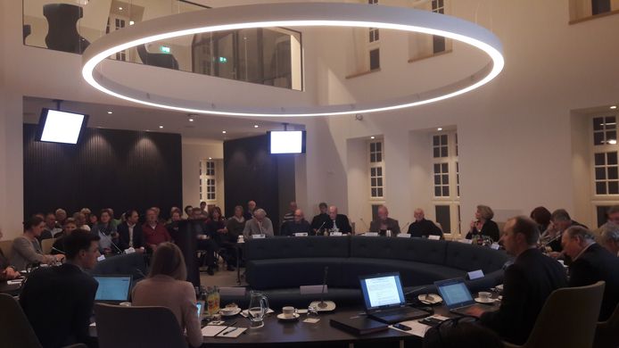 De raadszaal in Waalre.