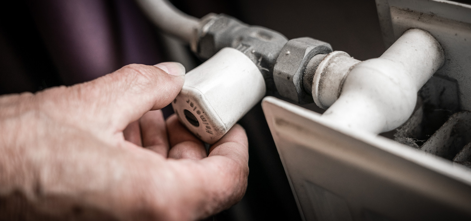 Vattenfall verhoogt per 1 januari de variabele tarieven voor stroom en gas, maar dankzij het prijsplafond blijft de stijging voor de meeste klanten beperkt.