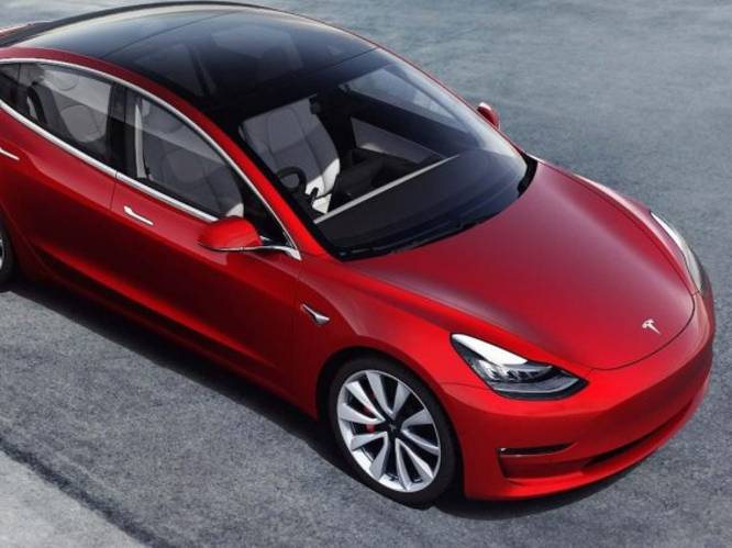 Gaspedaal Tesla blijft hangen op 133 kilometer per uur