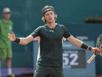 Rublev trekt fors van leer na Wimbledon-uitsluiting: "Discriminerende beslissing”