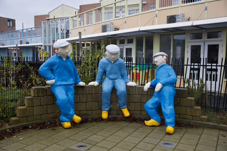 Vrijdag 24 december waren we bij het verzetsmonument op het Joop Woortmanplein in Osdorp, in 2000 gemaakt door kunstenaar Nico Blom. Winnaar van het jaarabonnement op Ons Amsterdam is Jeroen van Nes. Beeld Sophie Saddington