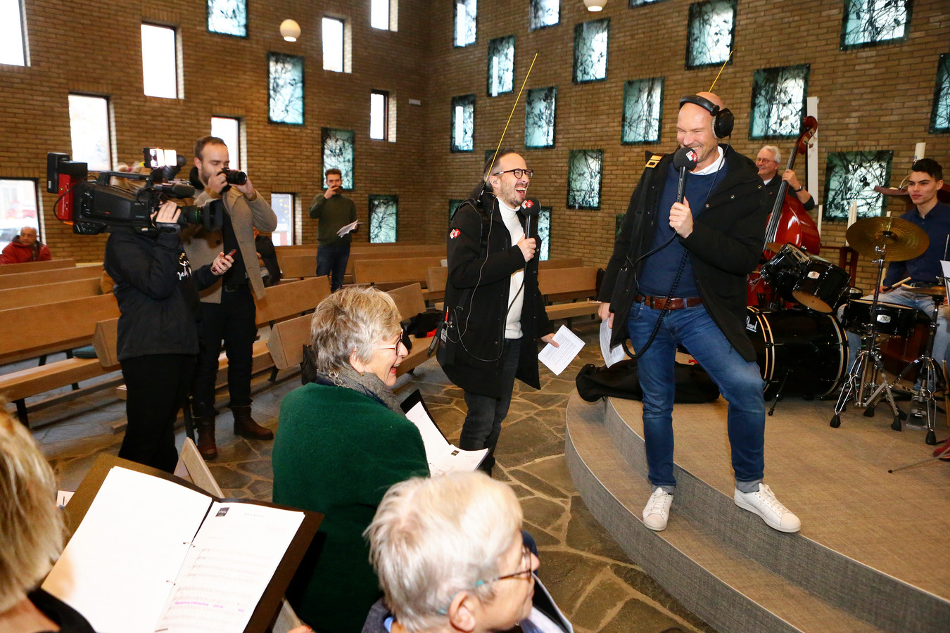 Leerdams kerkkoor imponeert met optreden bij Top 2000 Stembus Foto AD.nl
