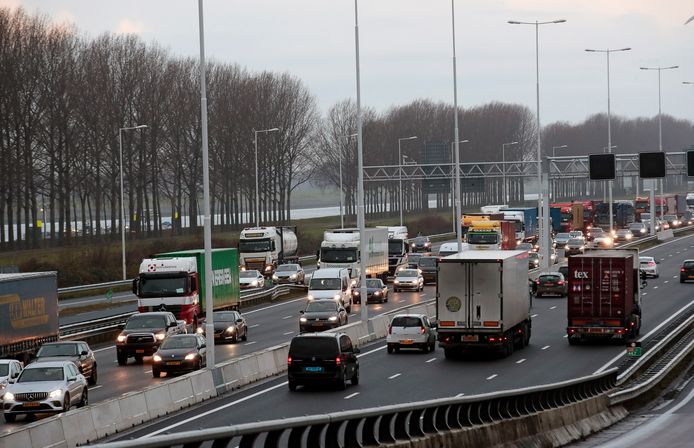 A15 file voor botlektunnel