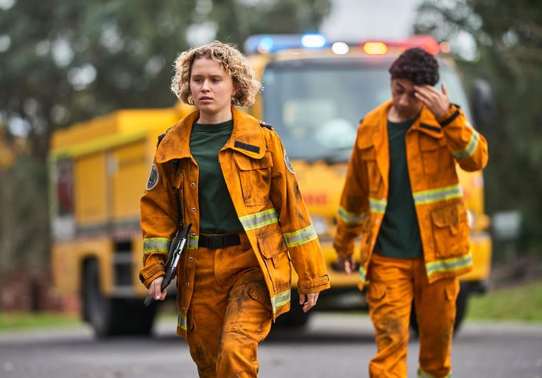 Eliza Scanlen en Hunter Page-Lochard in 'Fires' Beeld ABC