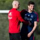 Huntelaar met kuitklachten naar de kant