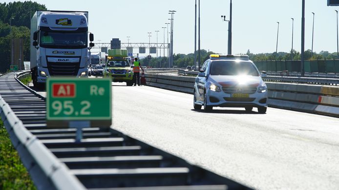 Er staat inmiddels een flinke file op de A1.