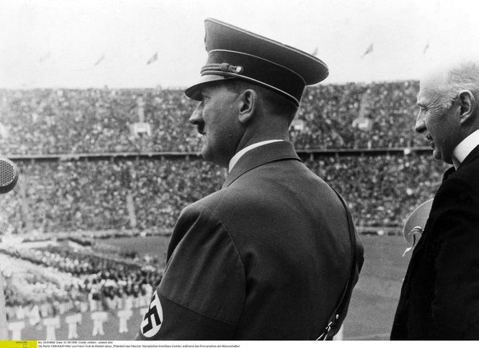 Adolf Hitler op de Olympische Spelen in Berlijn in 1936.