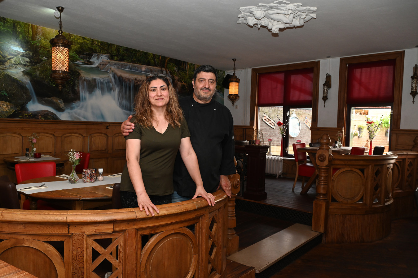 Musa Özdemir en Semra van restaurant Semra in de Maasstraat in Cuijk.