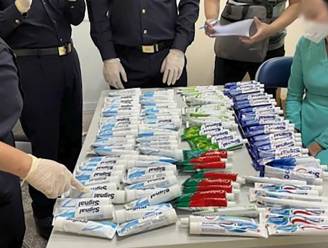 Cabinepersoneel gearresteerd voor smokkel van drugs in 154 tubes tandpasta