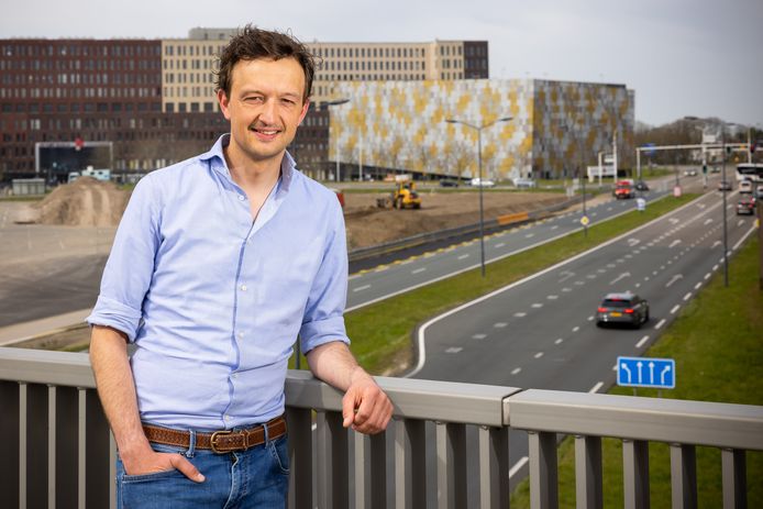 Gynaecoloog/tropenarts Maarten van der Deijl vertrekt in juni weer naar Tanzania om daar met stichting Mnero gezondheidszorg te bieden.
