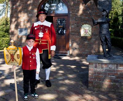 Jubilerende gildebroeder Tiny Van Leuken is blij dat de toekomst voorop loopt in Someren-Eind