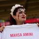 Emoties lopen hoog op bij Iraanse spelers en fans, tranen op het veld en onrust rond het stadion