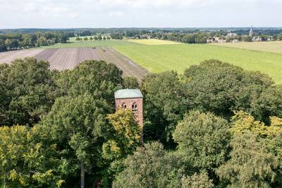 Vernielde Oude Toren krijgt oude luister terug