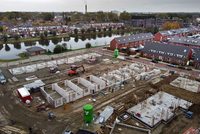 Bouwen in de Lingewijk, november vorig jaar. In de wijk worden nog meer bouwplannen ontwikkeld.