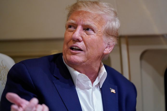 Donald Trump moet nog weken wachten op een besluit over zijn vervolging.