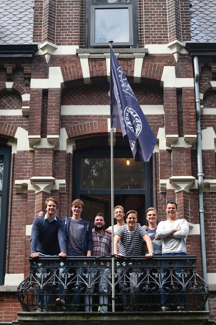 Het studentenhuis van dispuut Black and White aan het Wilhelminapark in Tilburg.