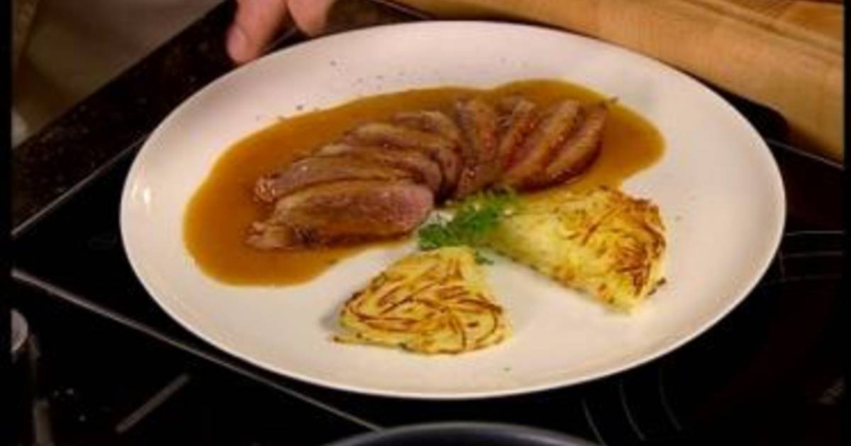 Maak eend met sinaasappelsaus van Piet Huysentruyt Eten hln.be