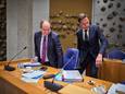Premier Mark Rutte en staatssecretaris Hans Vijlbrief (Mijnbouw) tijdens het debat over het eindrapport van de parlementaire enquêtecommissie Aardgaswinning Groningen.