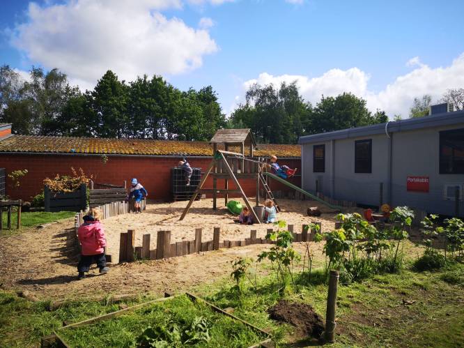 Freinetschool ‘De kleine helden’ heeft klimaatgezonde speelplaats