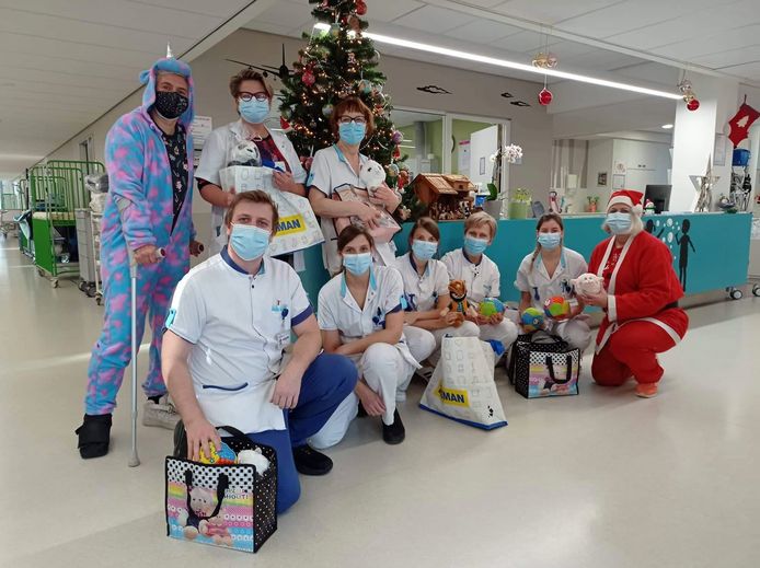 De kerstflikken zorgden voor heel wat blije gezichtjes in het AZ Maria Middelares