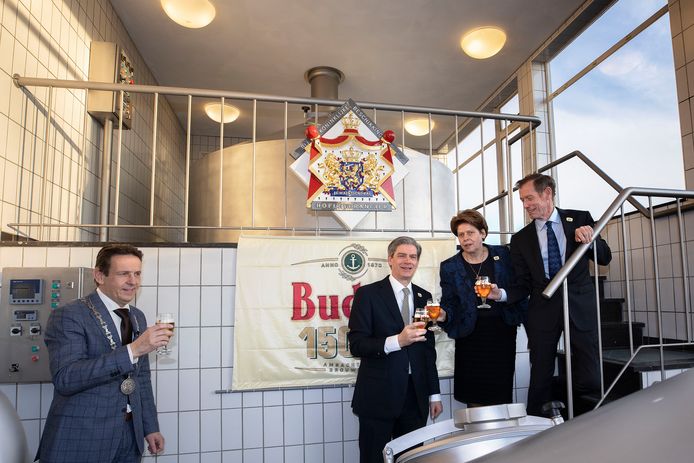 Een Koninklijk Cadeau Voor Budelse Brouwerij Bij 150 Jarig Bestaan Cranendonck Heeze Leende Ed Nl