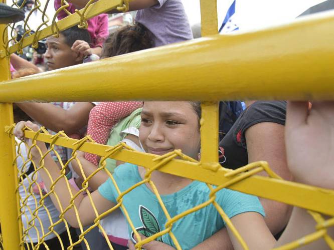 Mexico brengt vluchtelingen naar opvangcentra na chaos aan grens