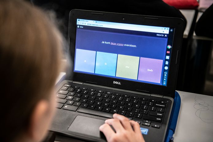ik moest een laptop kopen voor mijn school kan ik mijn geld terug vragen hoe lang duurt geld overmaken van abn naar ing