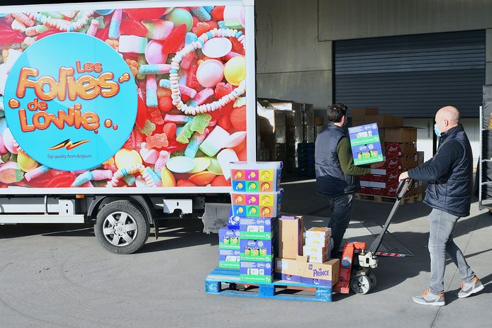 Dieter Vandecasteele van VDC Komerz en zijn team sturen heel wat lekkers naar de slachtoffers van de waterellende in Wallonië