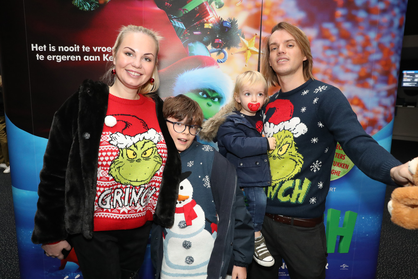 IN BEELD. Lesley-Ann Poppe trekt met haar gezin naar de première van ...